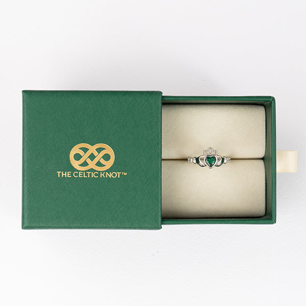 The Claddagh™ Ring — 18K White Gold | Emerald Heart