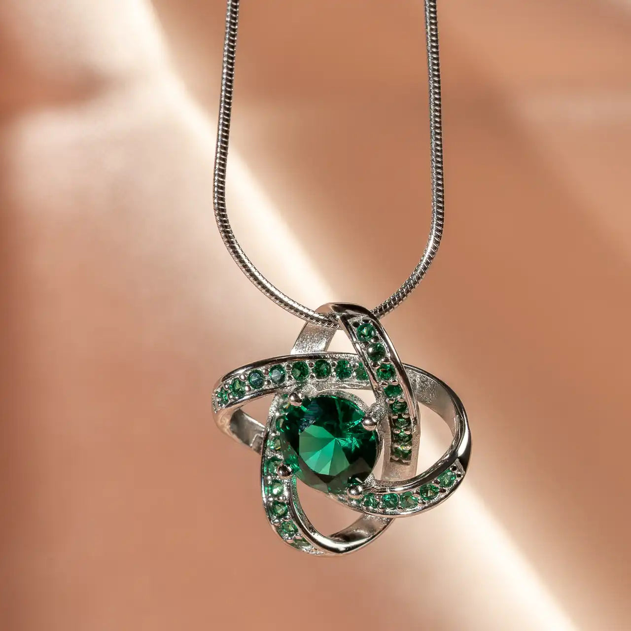 Celtic Knot™ Pendant — 18K White Gold | Emerald