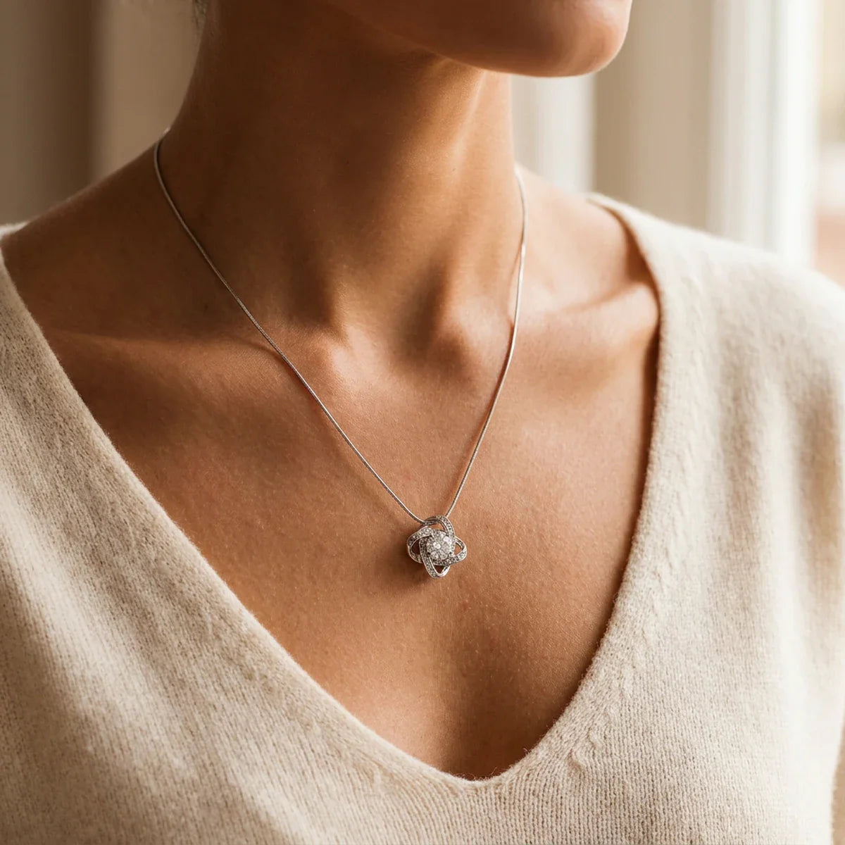 Celtic Knot™ Pendant — 18K White Gold | Diamond