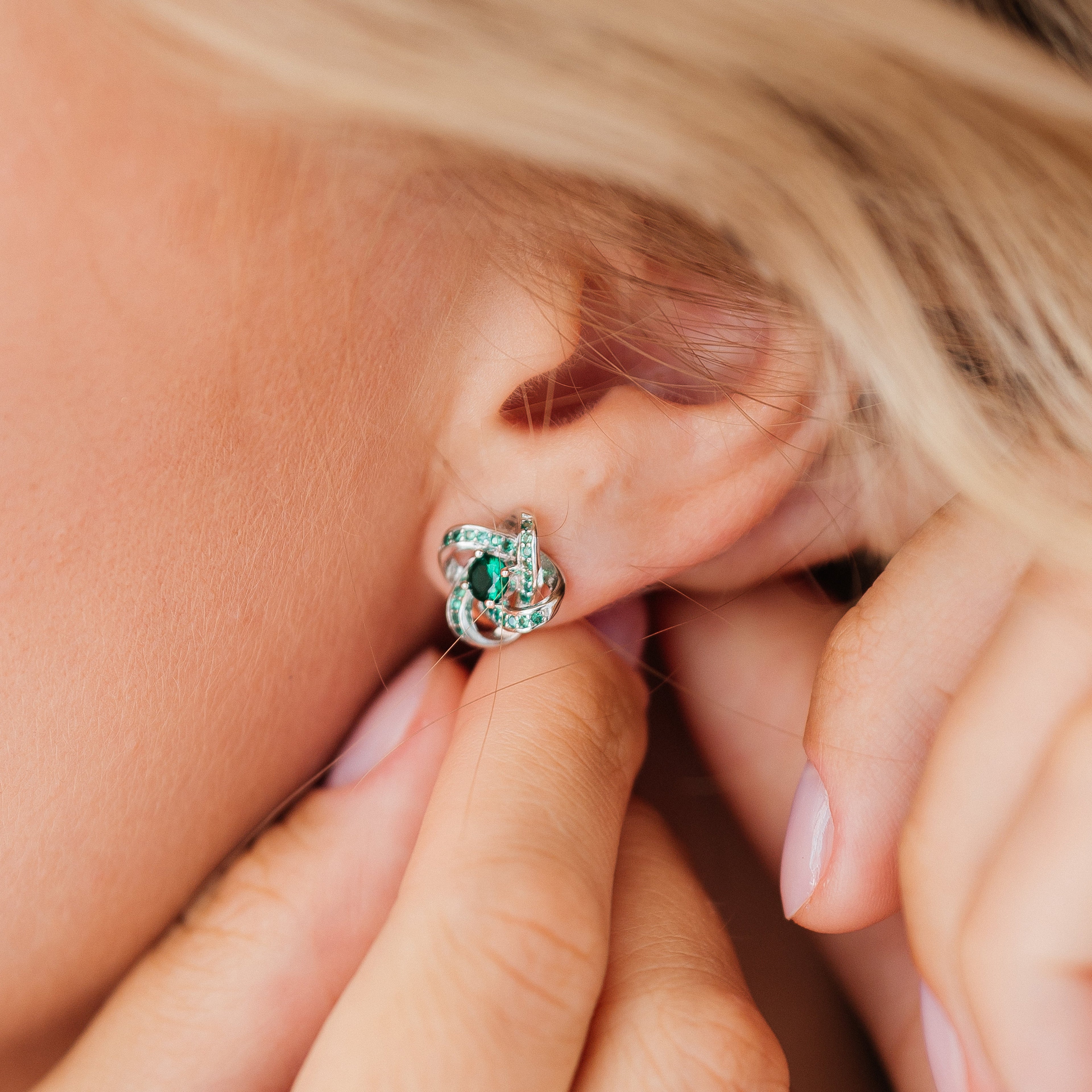 Celtic Knot™ Earrings — 18K White Gold | Emerald