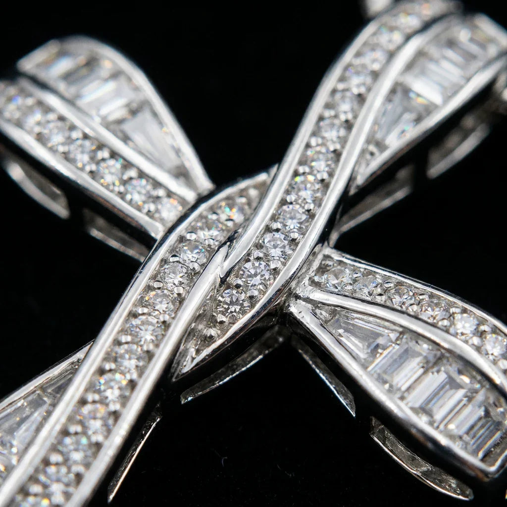 Infinity Cross™ Pendant — 18K White Gold | Diamond